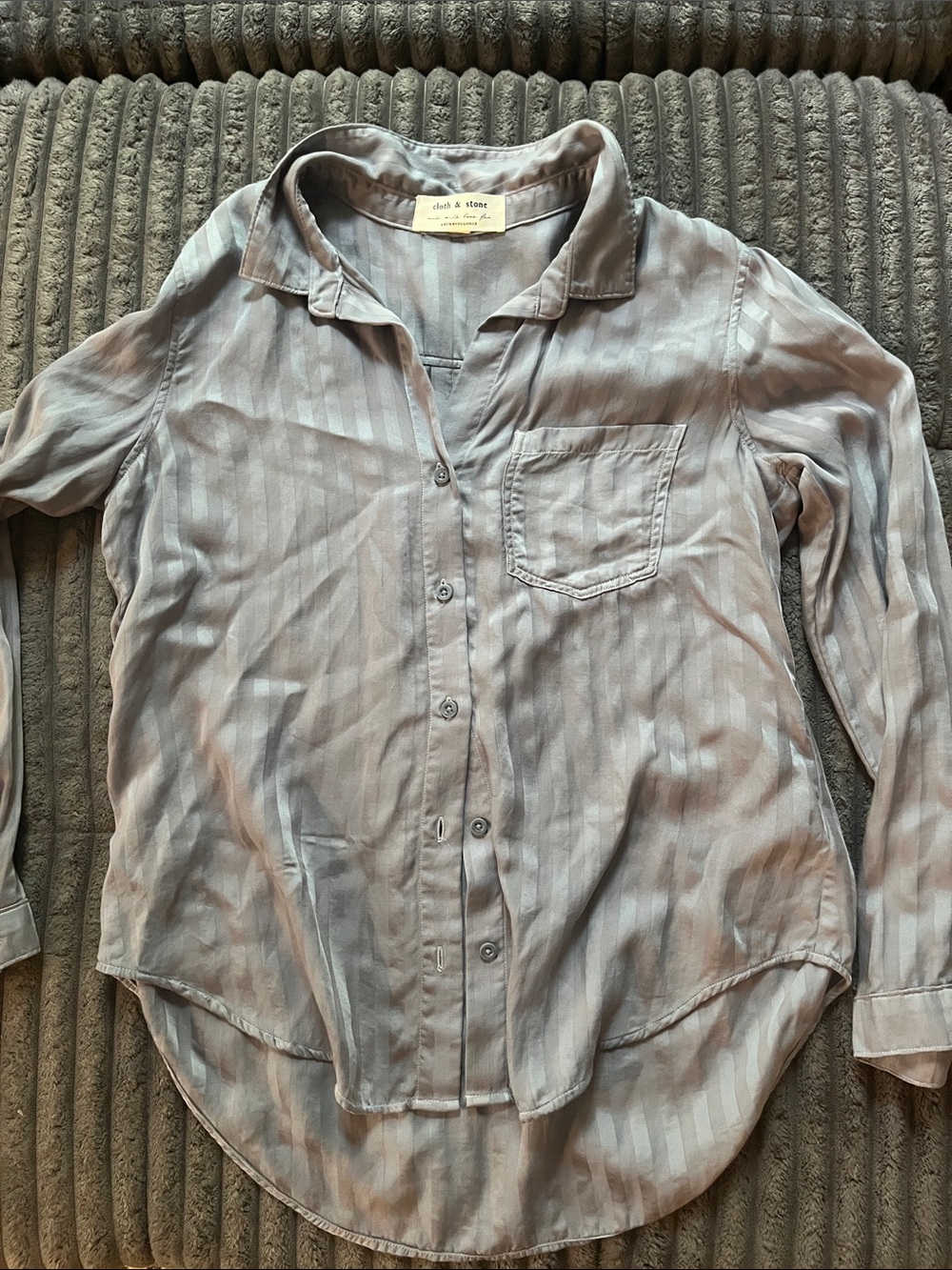 Anthropologie Cloth & Stone 100% Tencel Gray-Blue Button-Down Shirt to diiie for